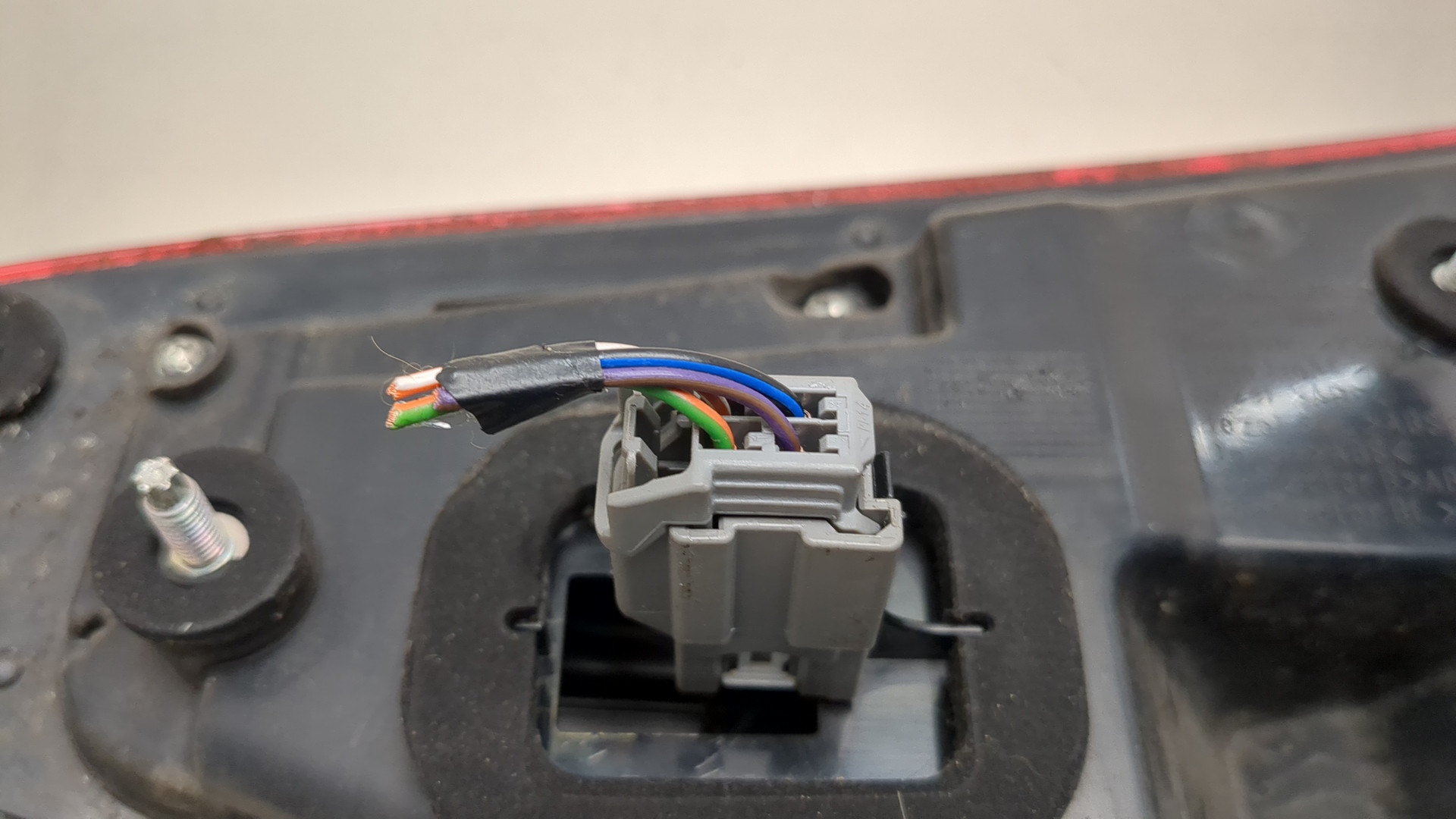 Фонарь задний правый