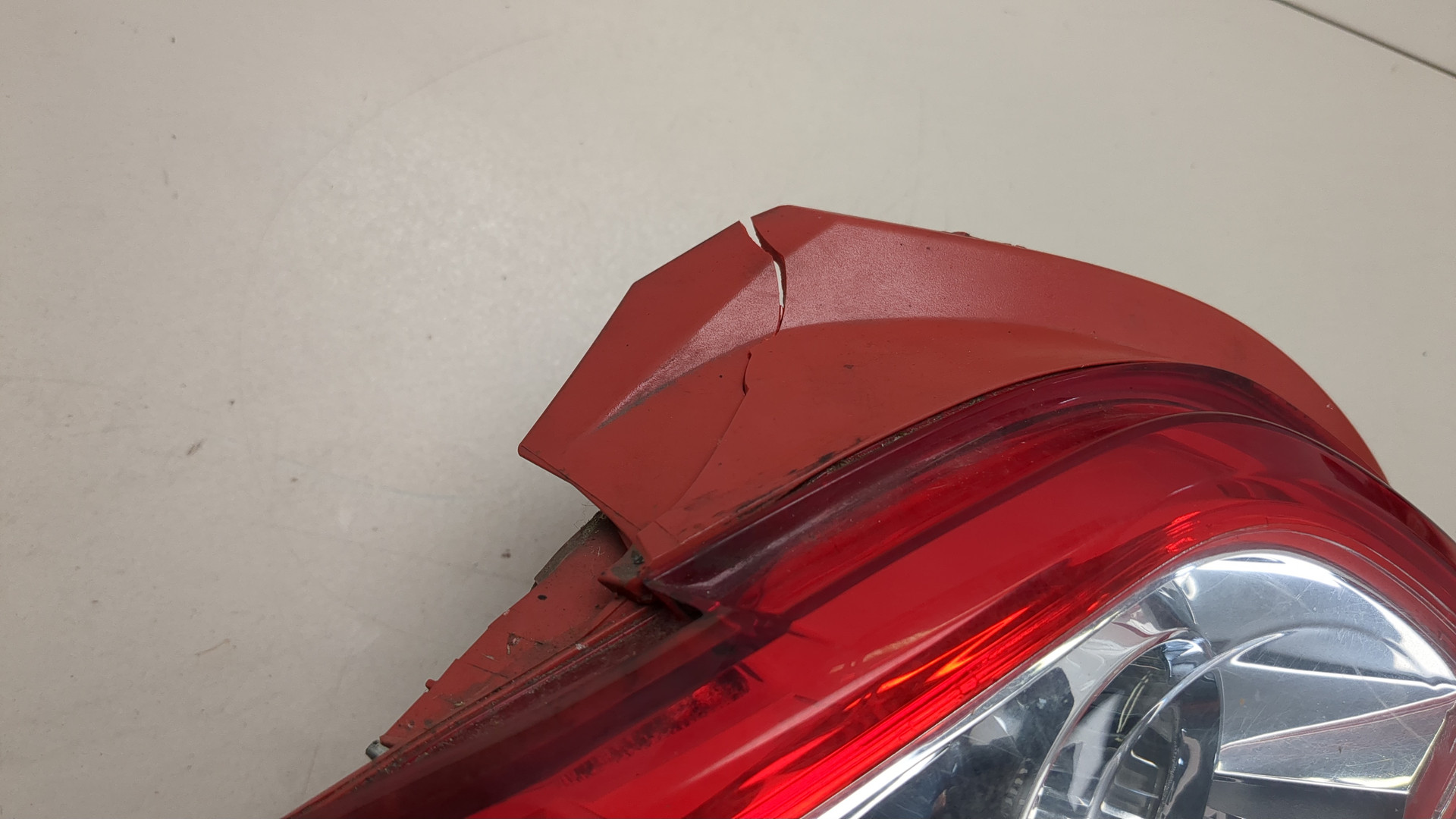 Фонарь задний левый