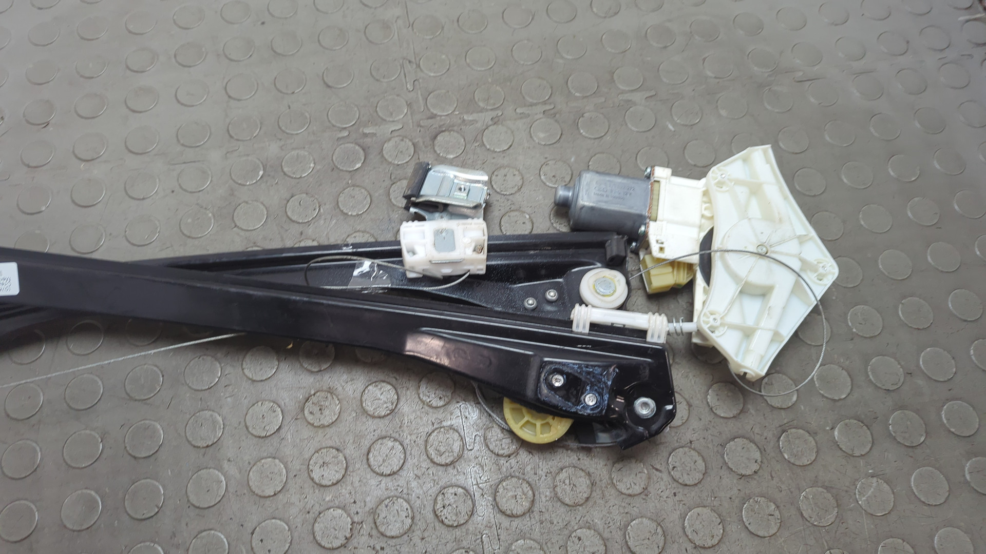 Стеклоподъемник электр. передний правый