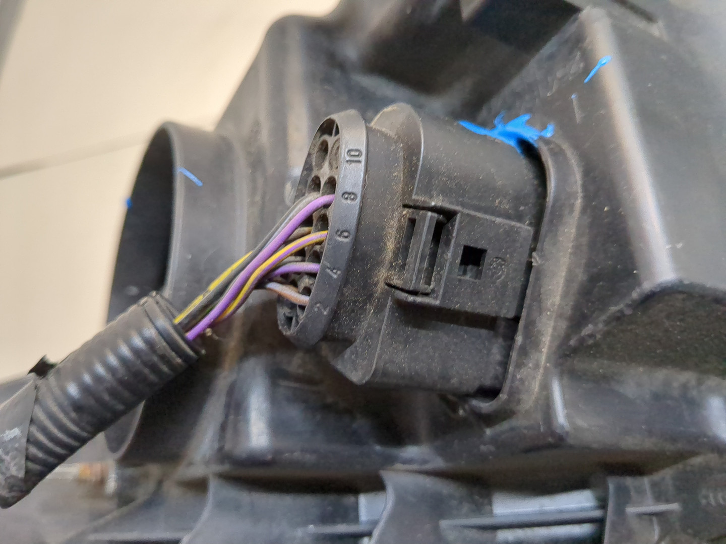 Фара правая