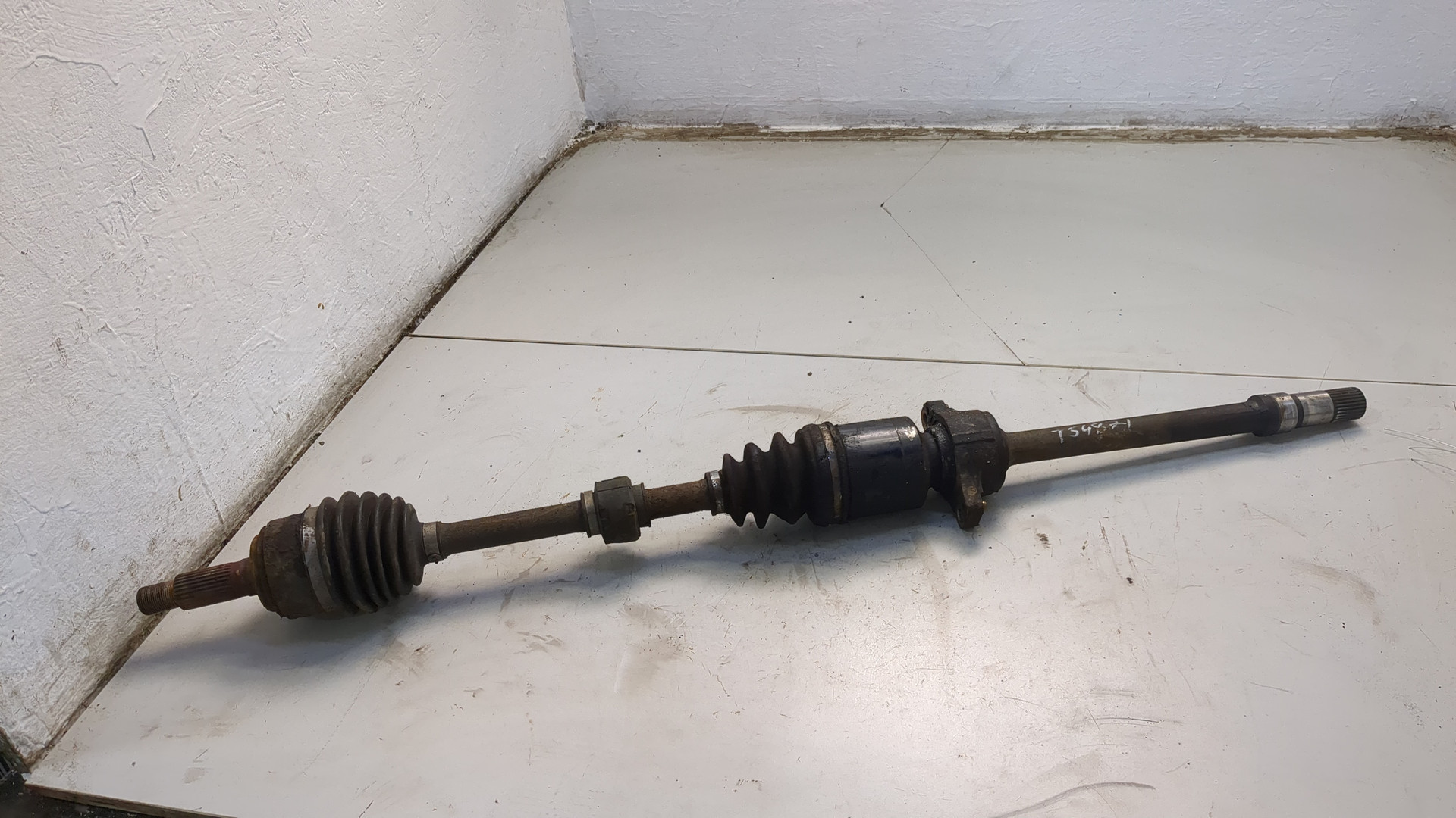 Полуось передняя правая