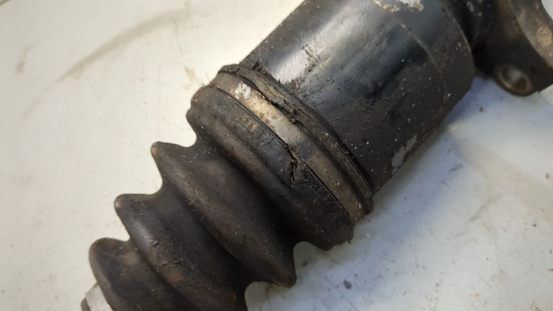 Полуось передняя правая