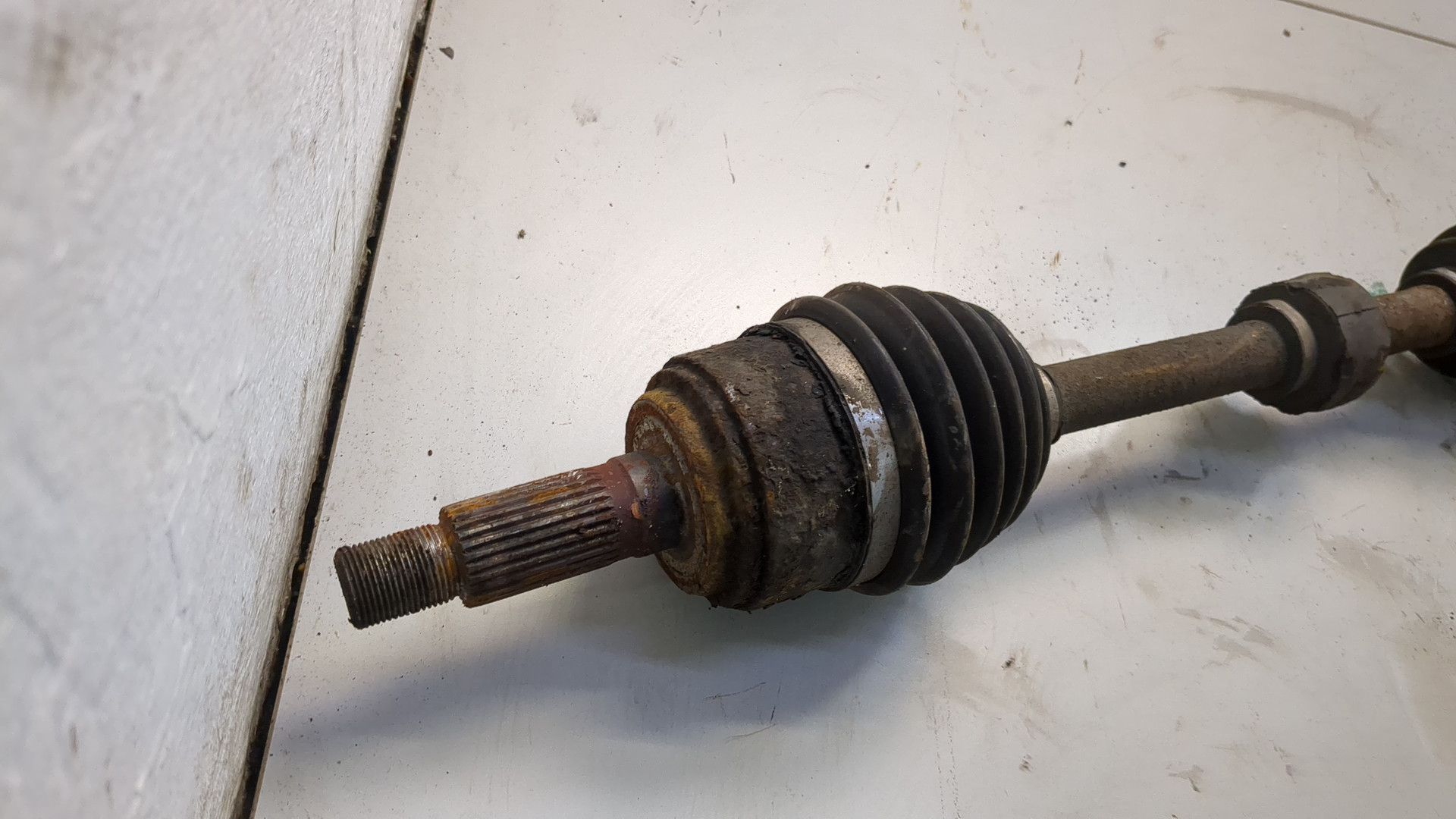 Полуось передняя правая