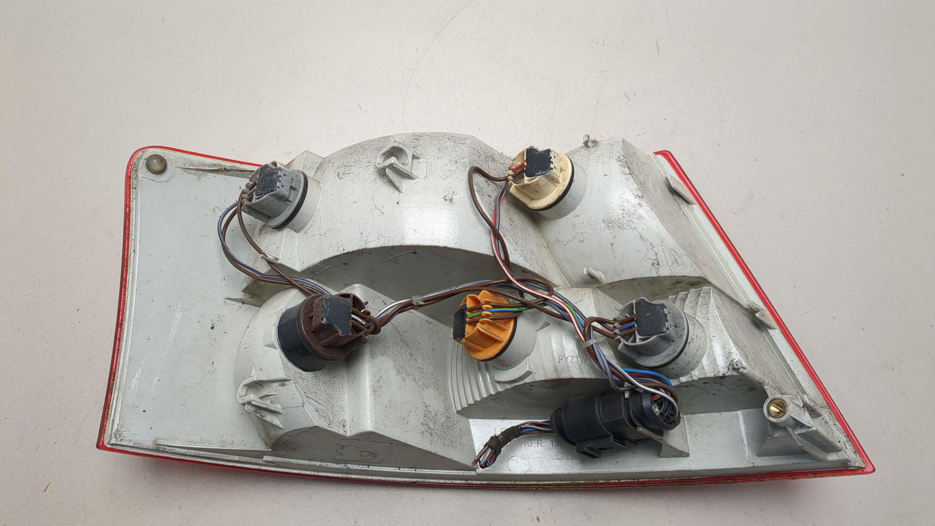 Фонарь задний правый