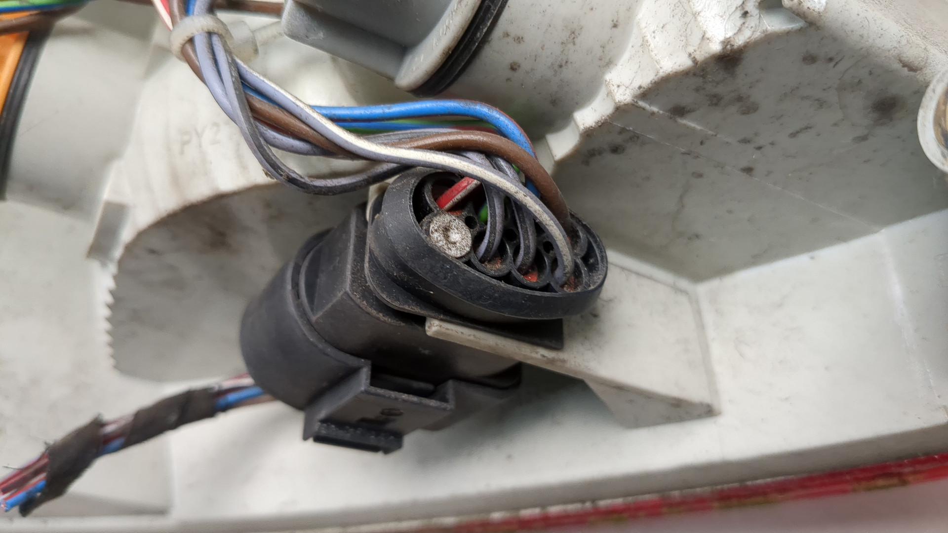 Фонарь задний правый