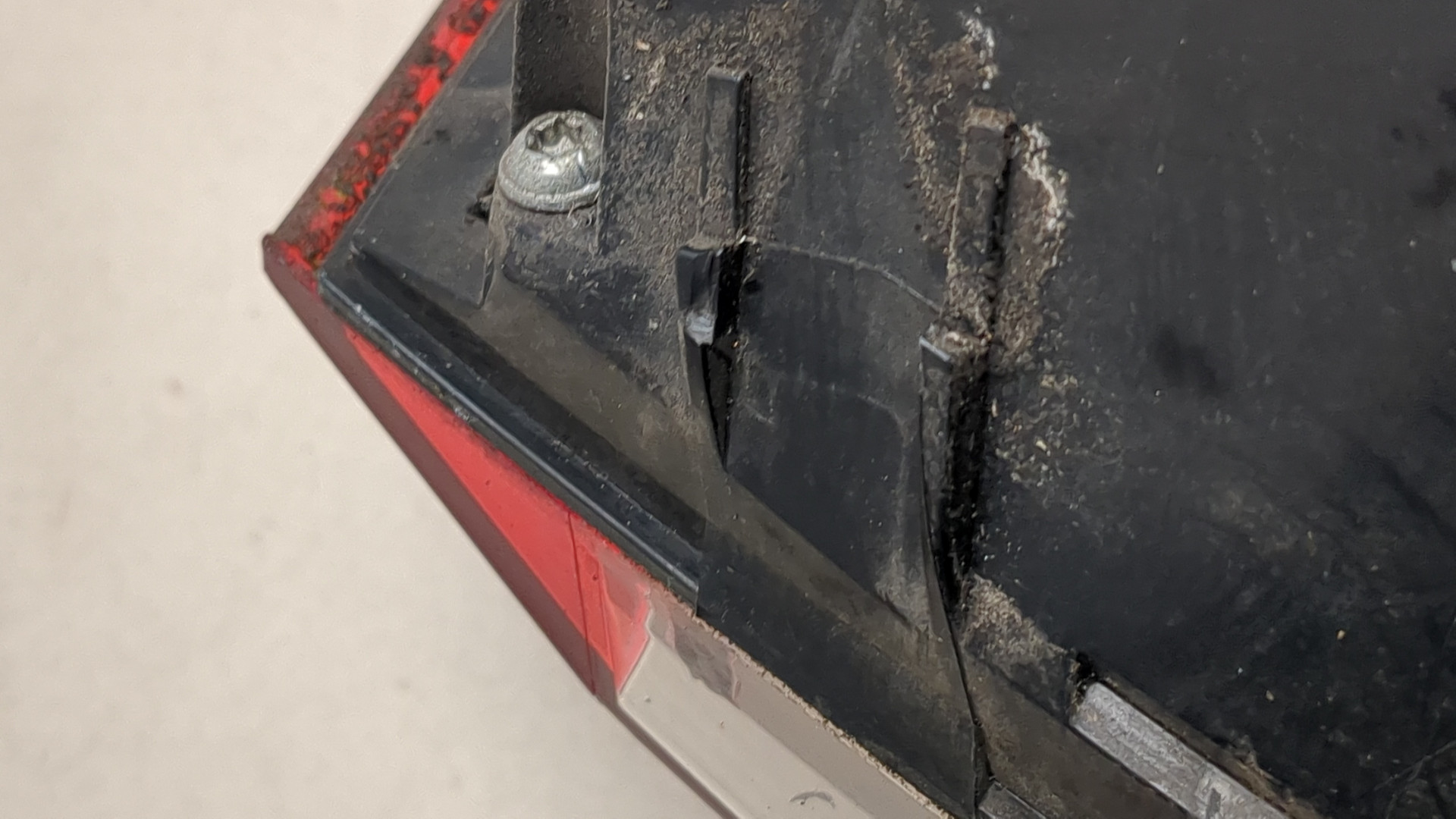 Фонарь задний левый