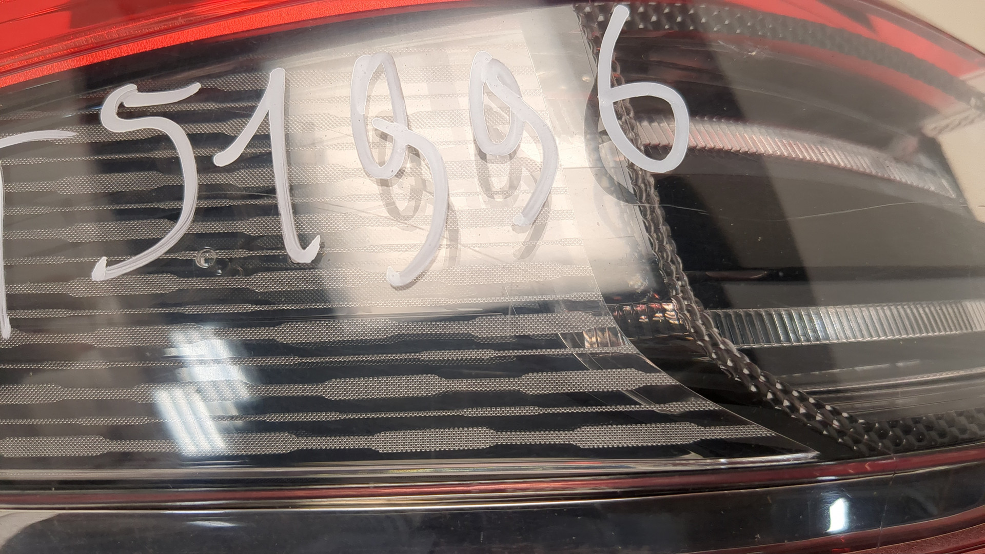 Фонарь задний левый