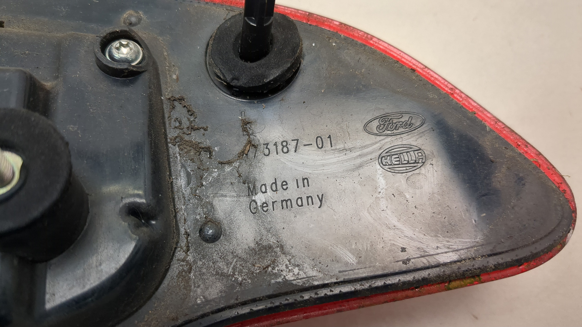 Фонарь задний левый