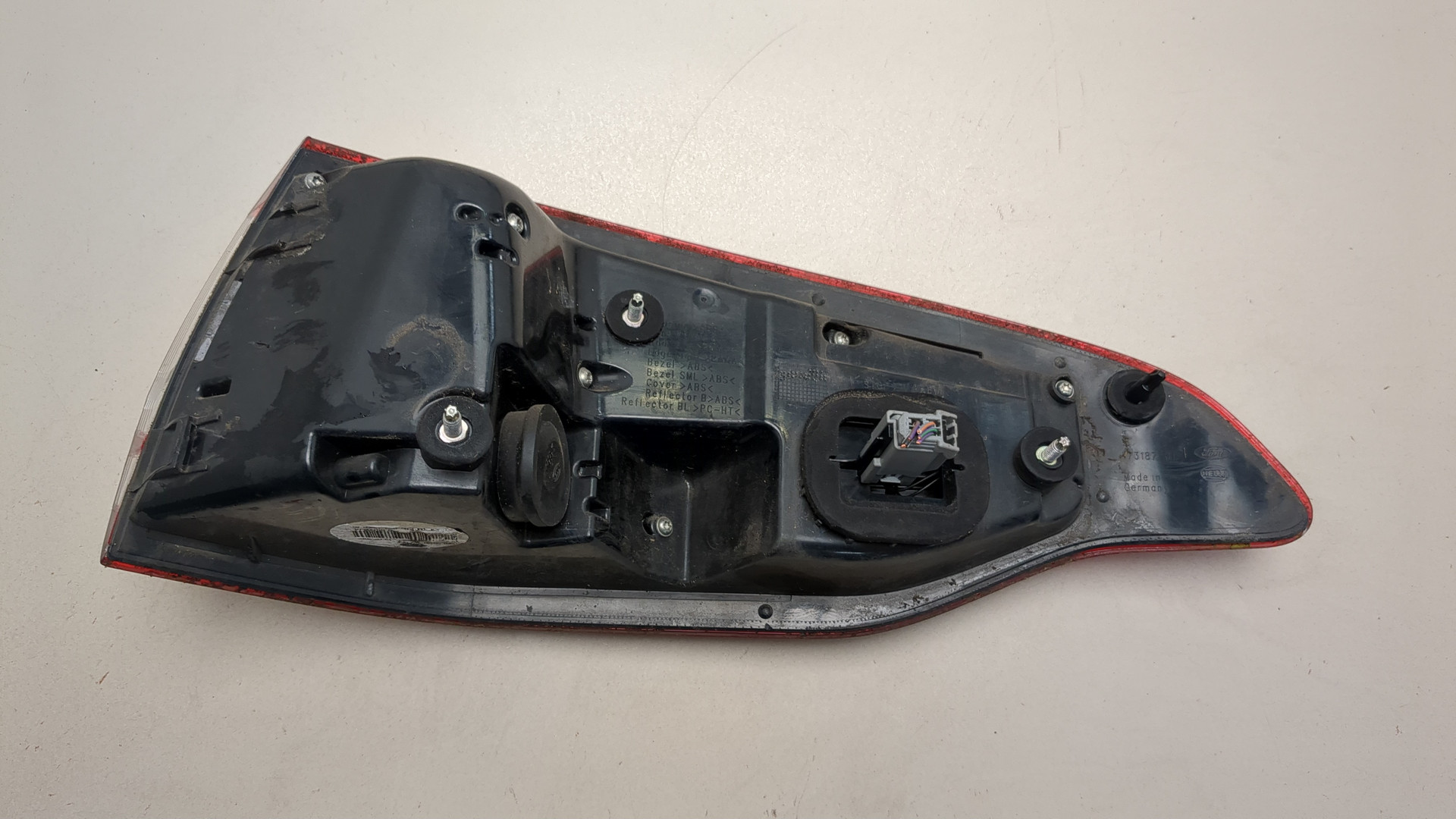 Фонарь задний левый