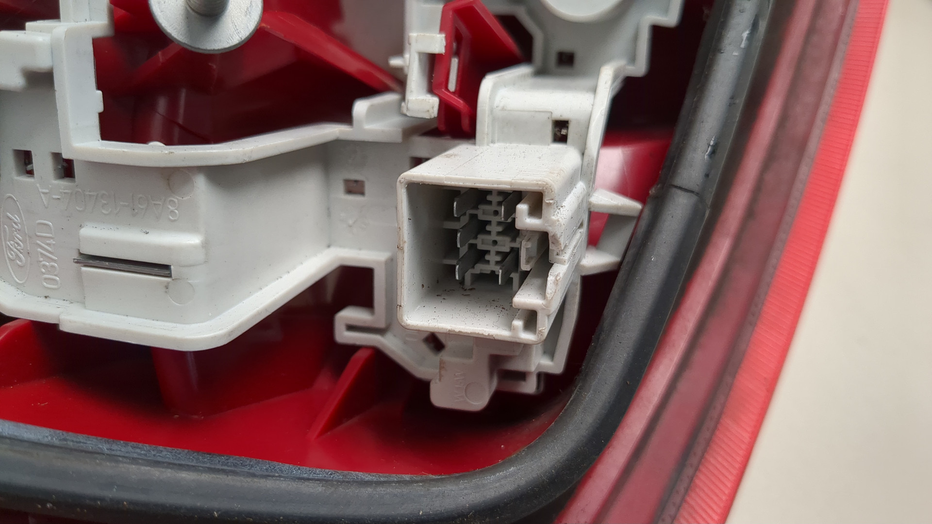 Фонарь задний правый