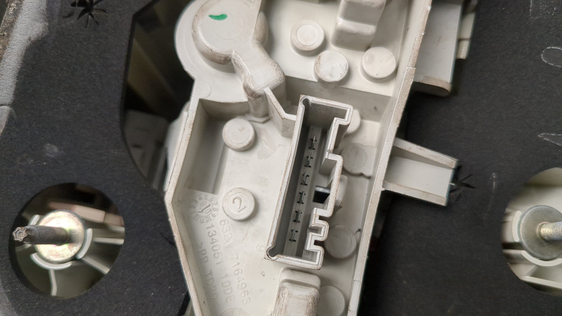 Фонарь задний левый