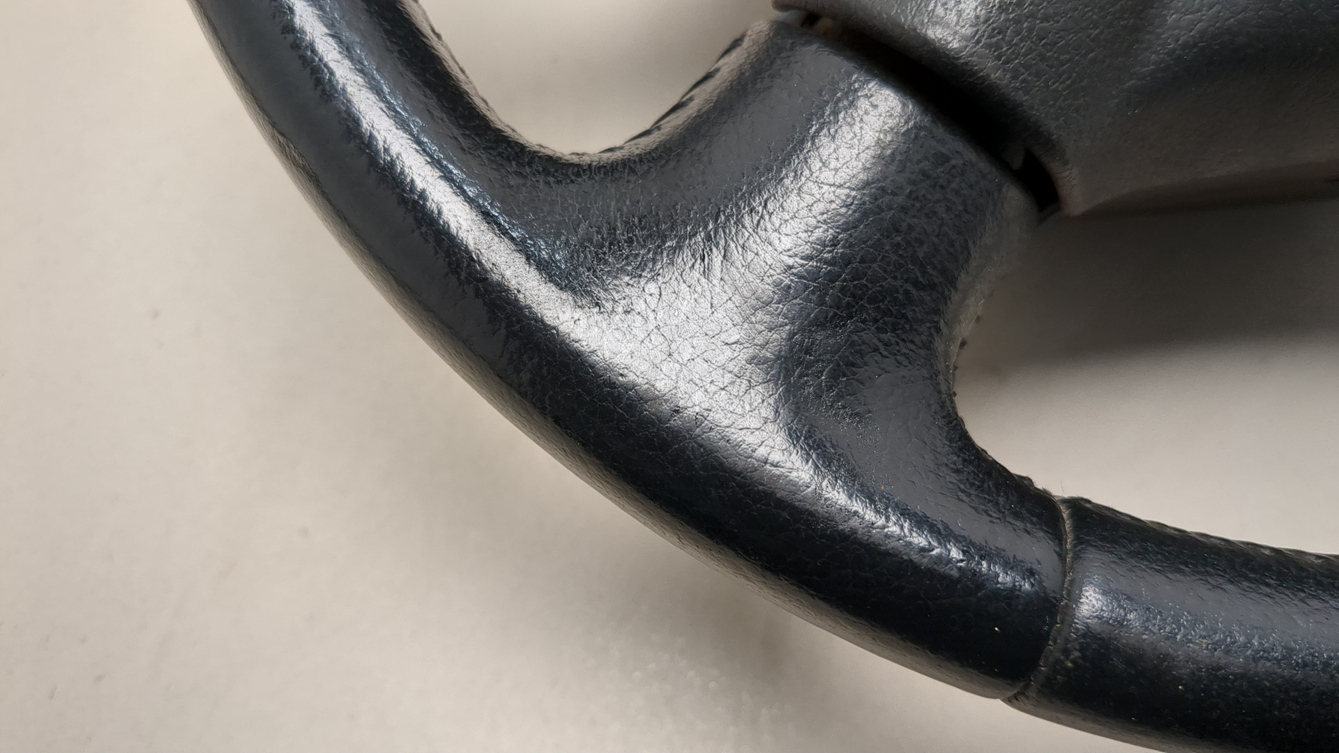 Рулевое колесо (руль)