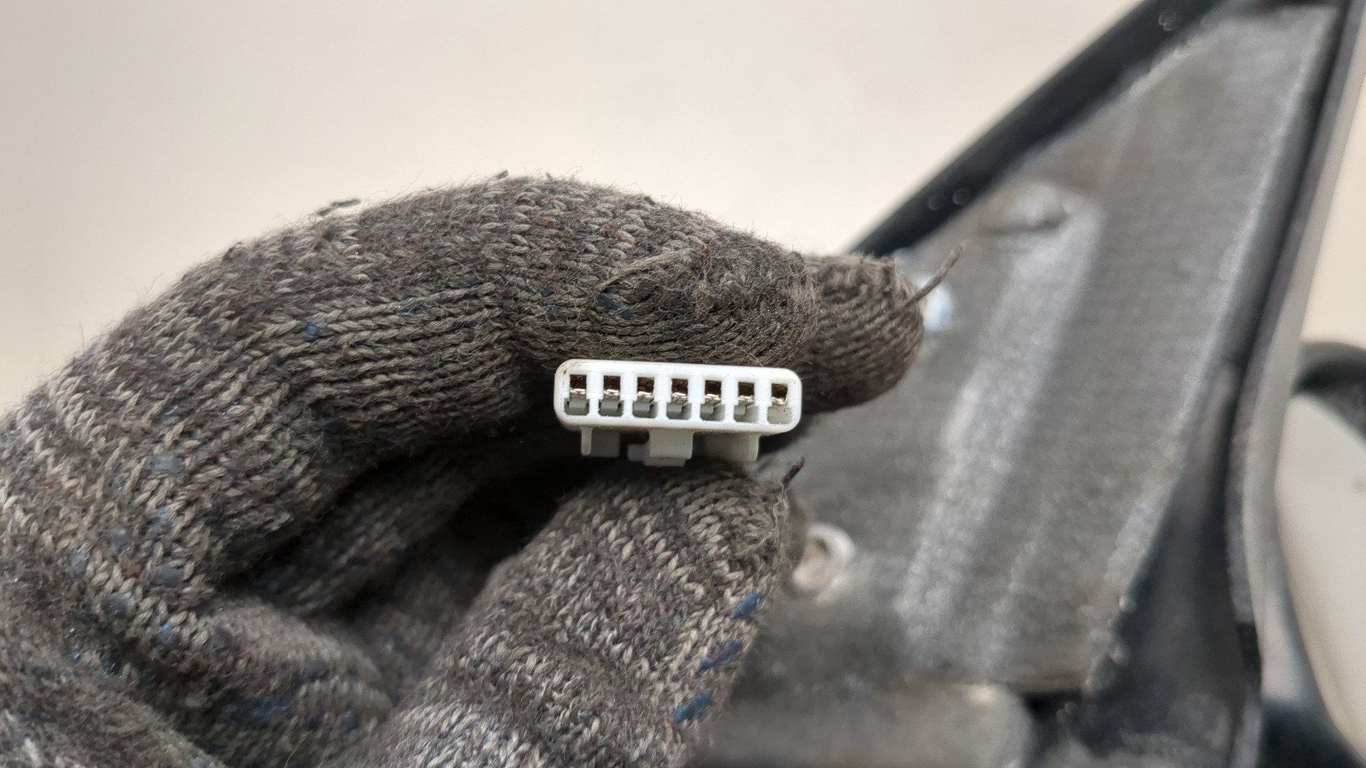 Зеркало правое электрическое