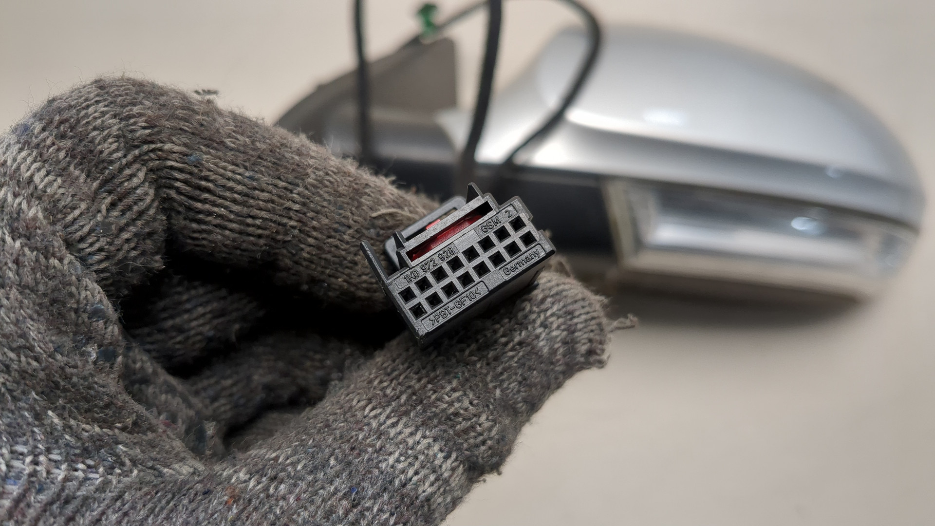 Зеркало левое электрическое