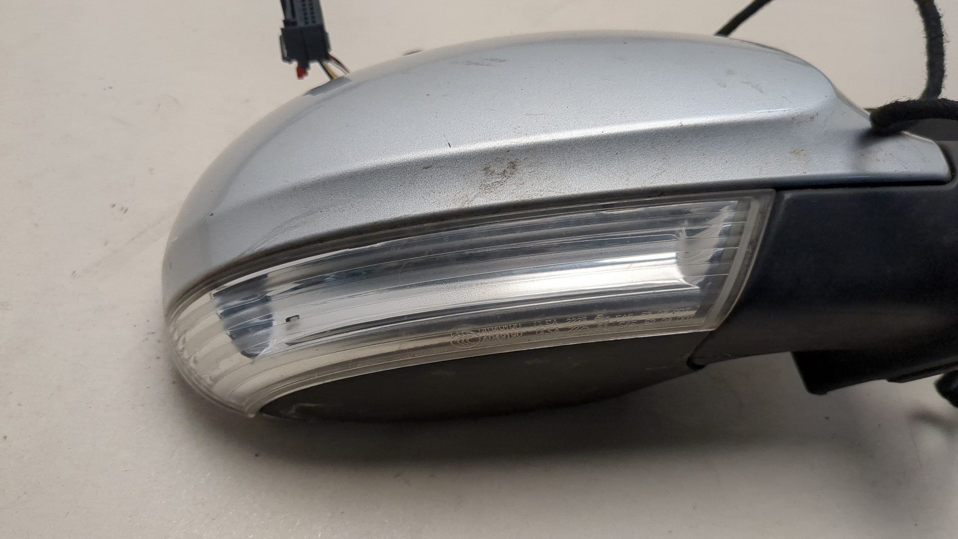 Зеркало правое электрическое