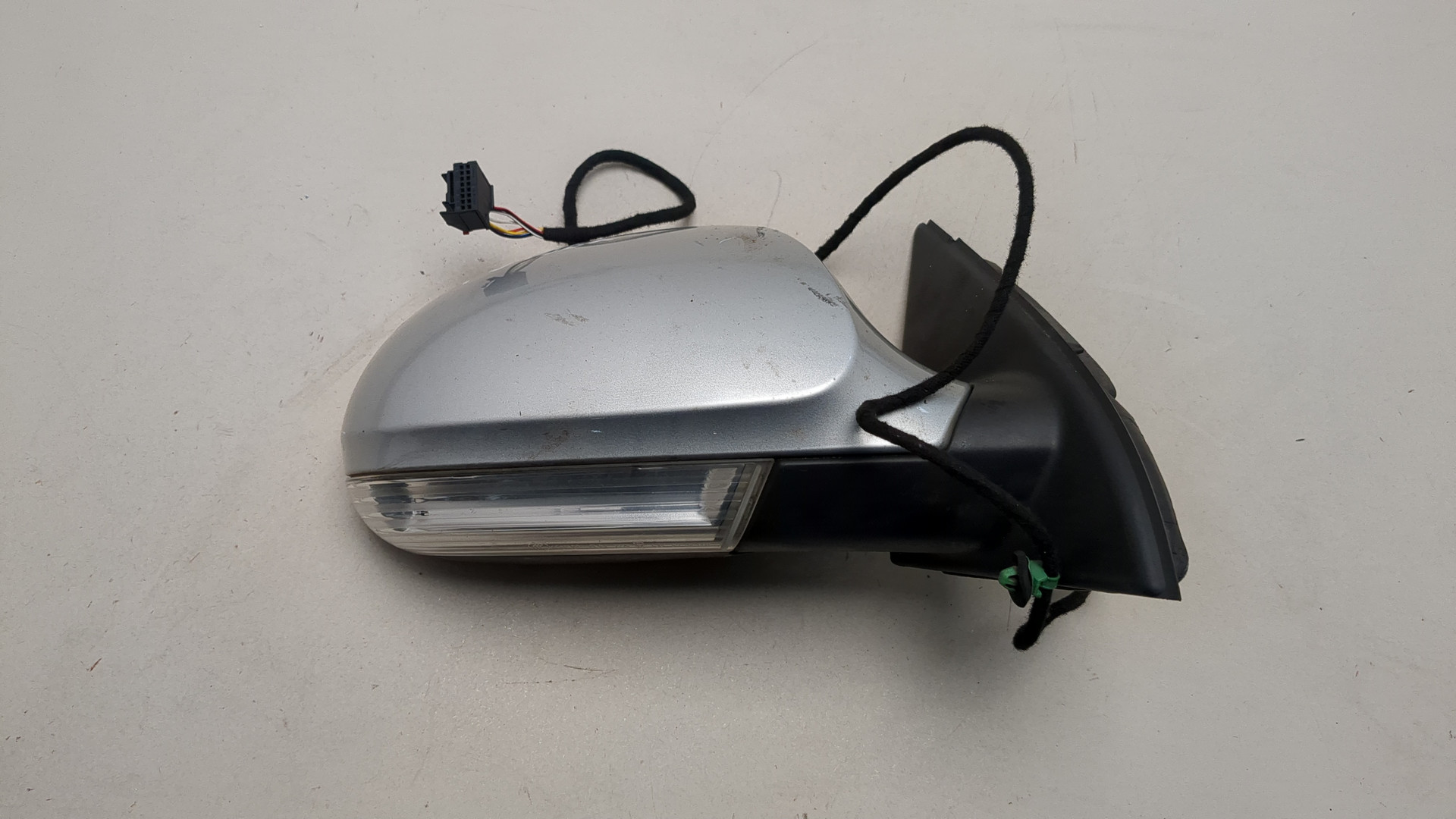 Зеркало правое электрическое