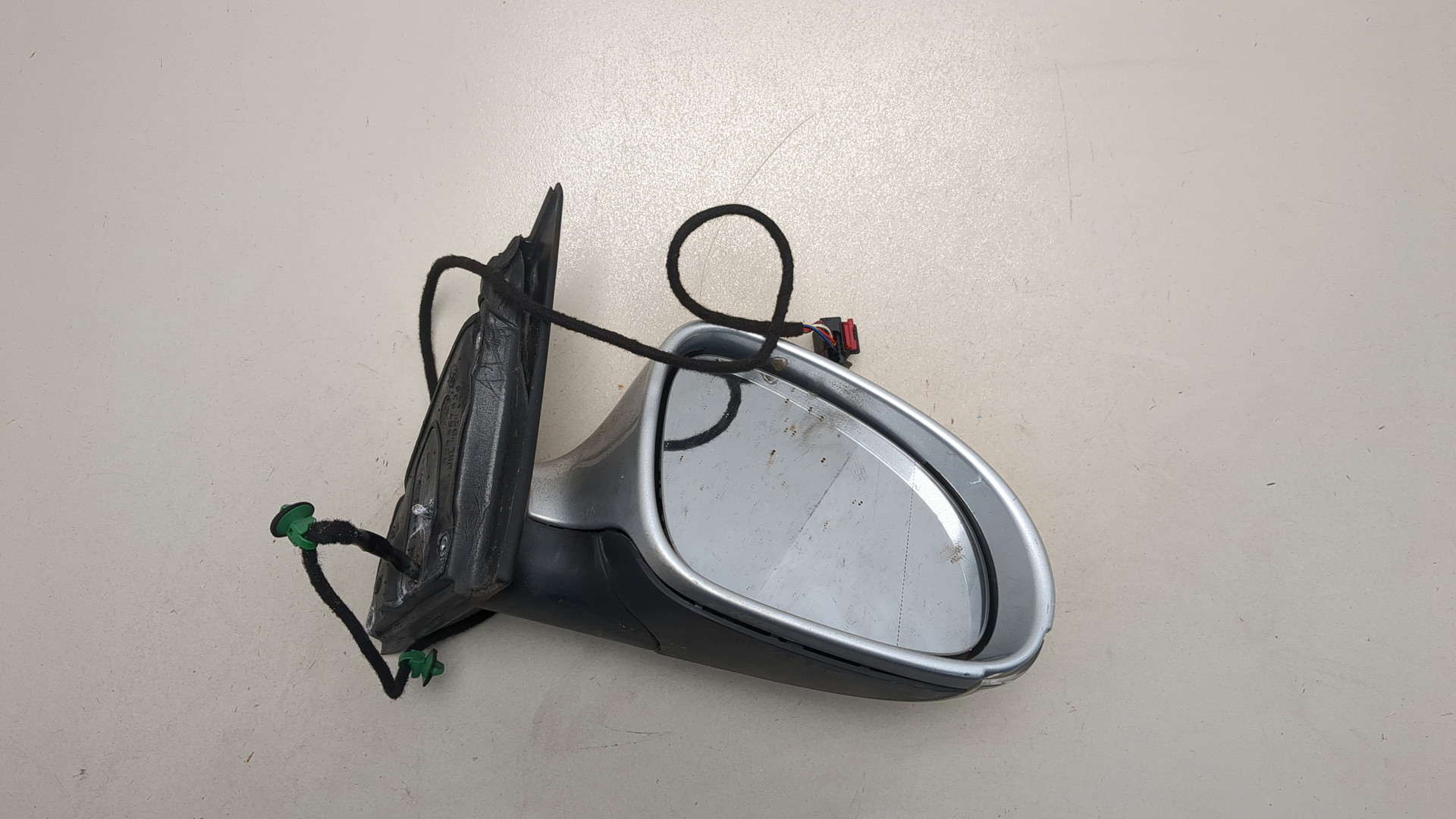 Зеркало правое электрическое