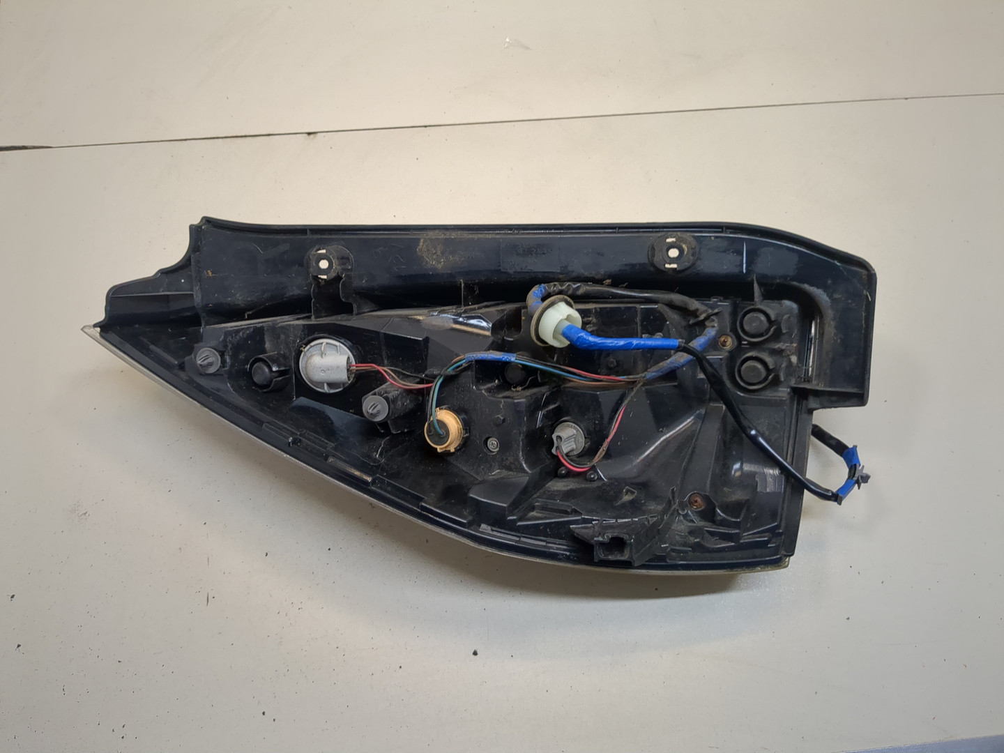 Фонарь задний правый