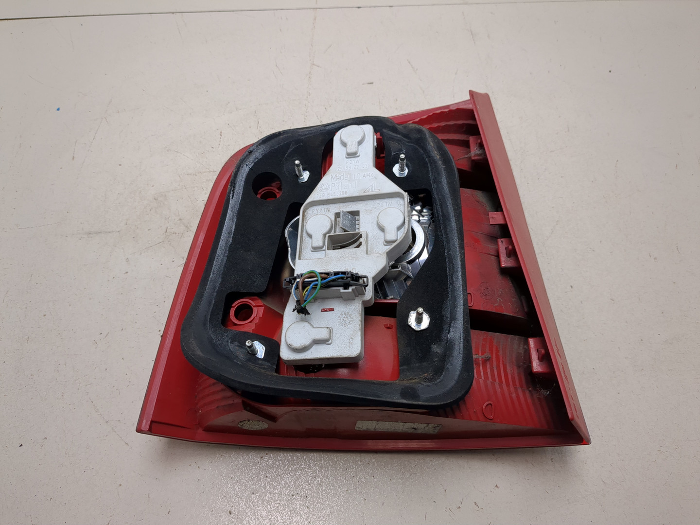 Фонарь задний правый