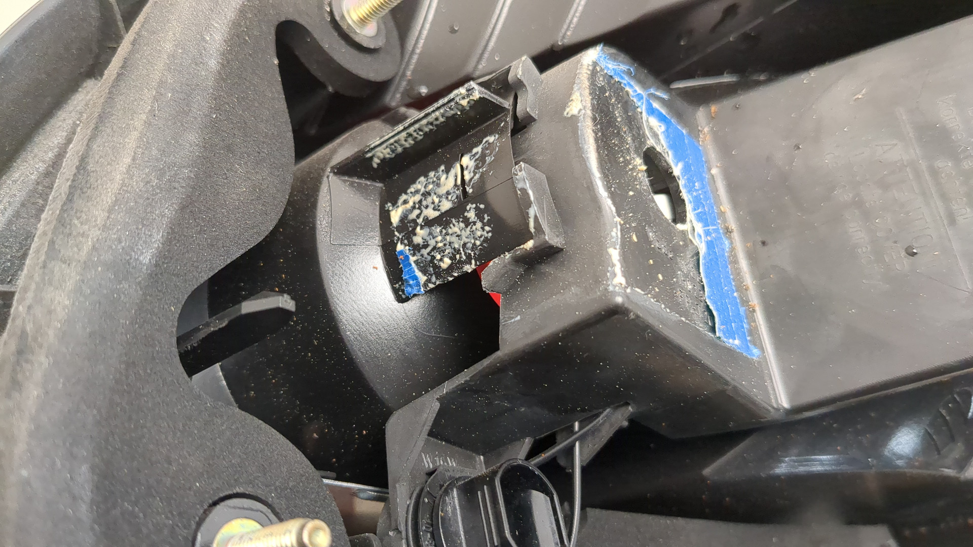 Фонарь задний левый