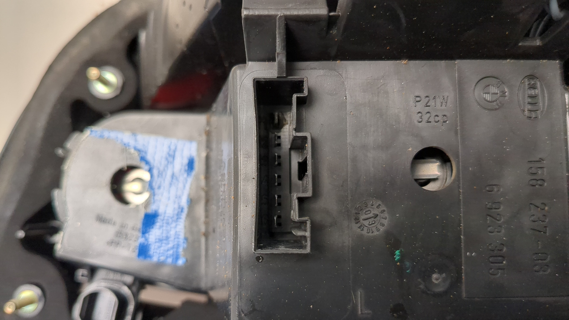 Фонарь задний левый