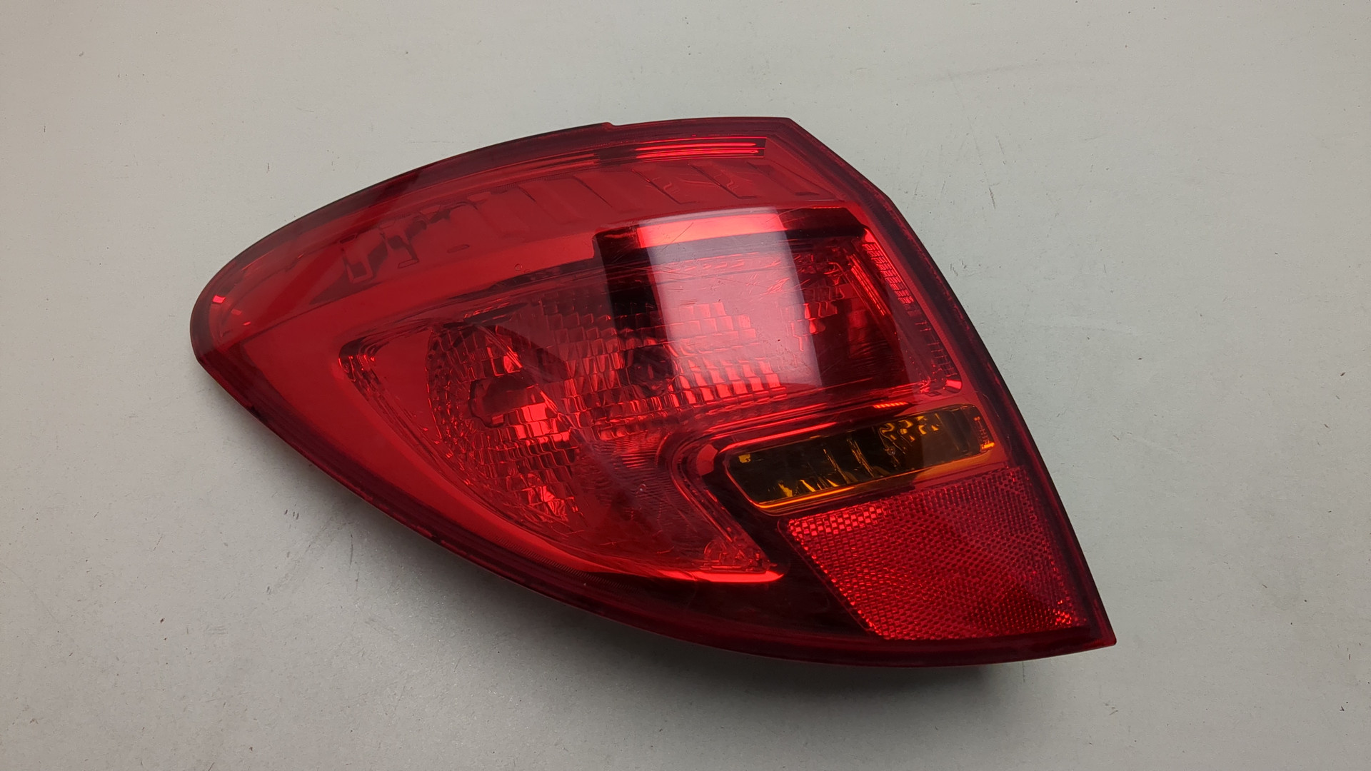 Фонарь задний левый