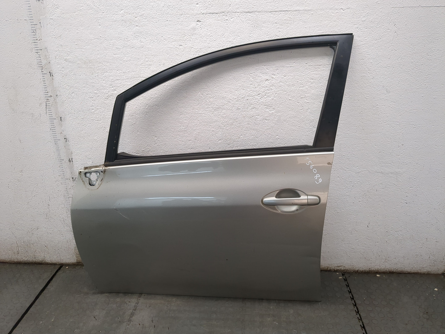 Дверь передняя левая