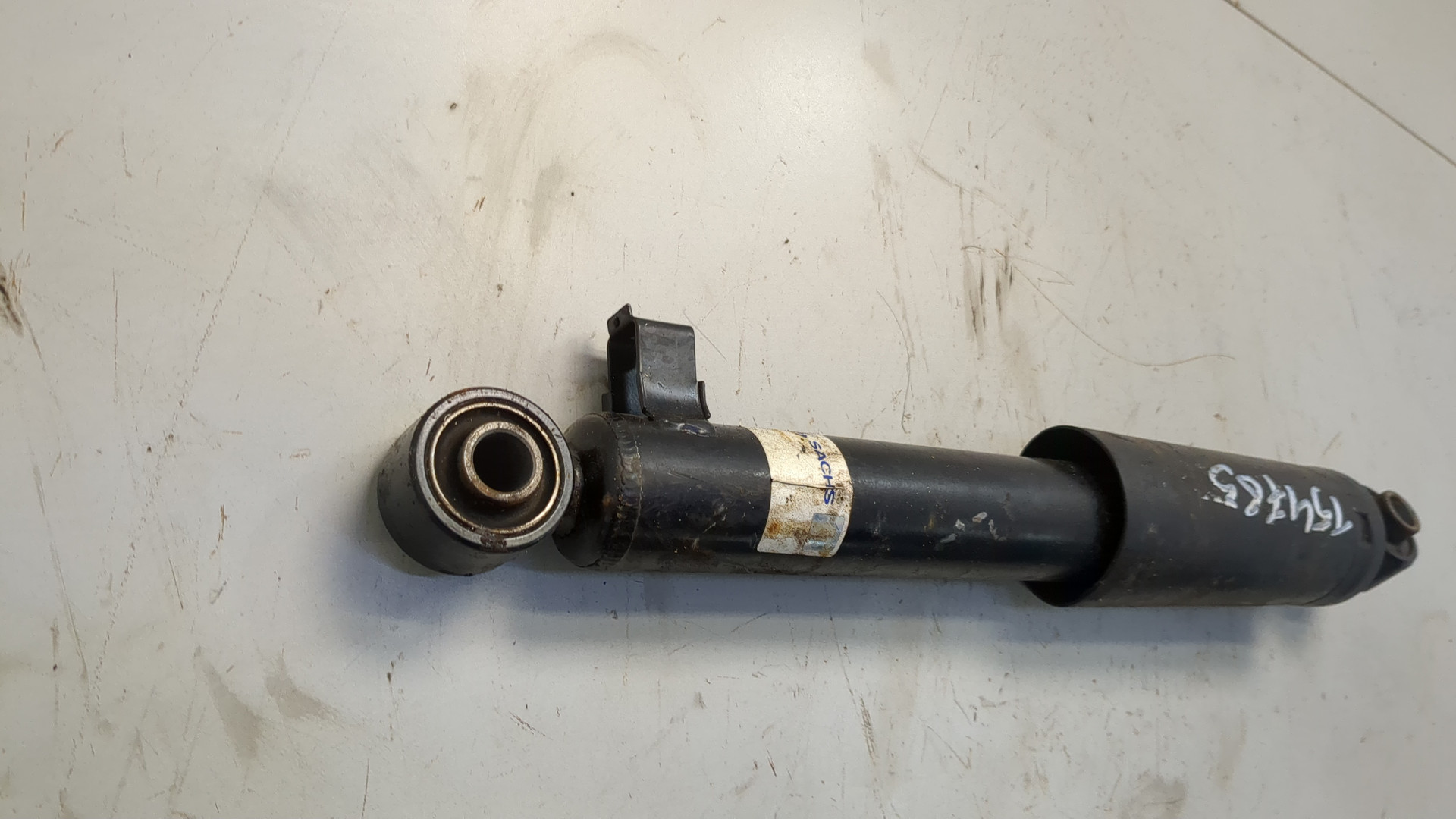 Амортизатор задний (стойка)