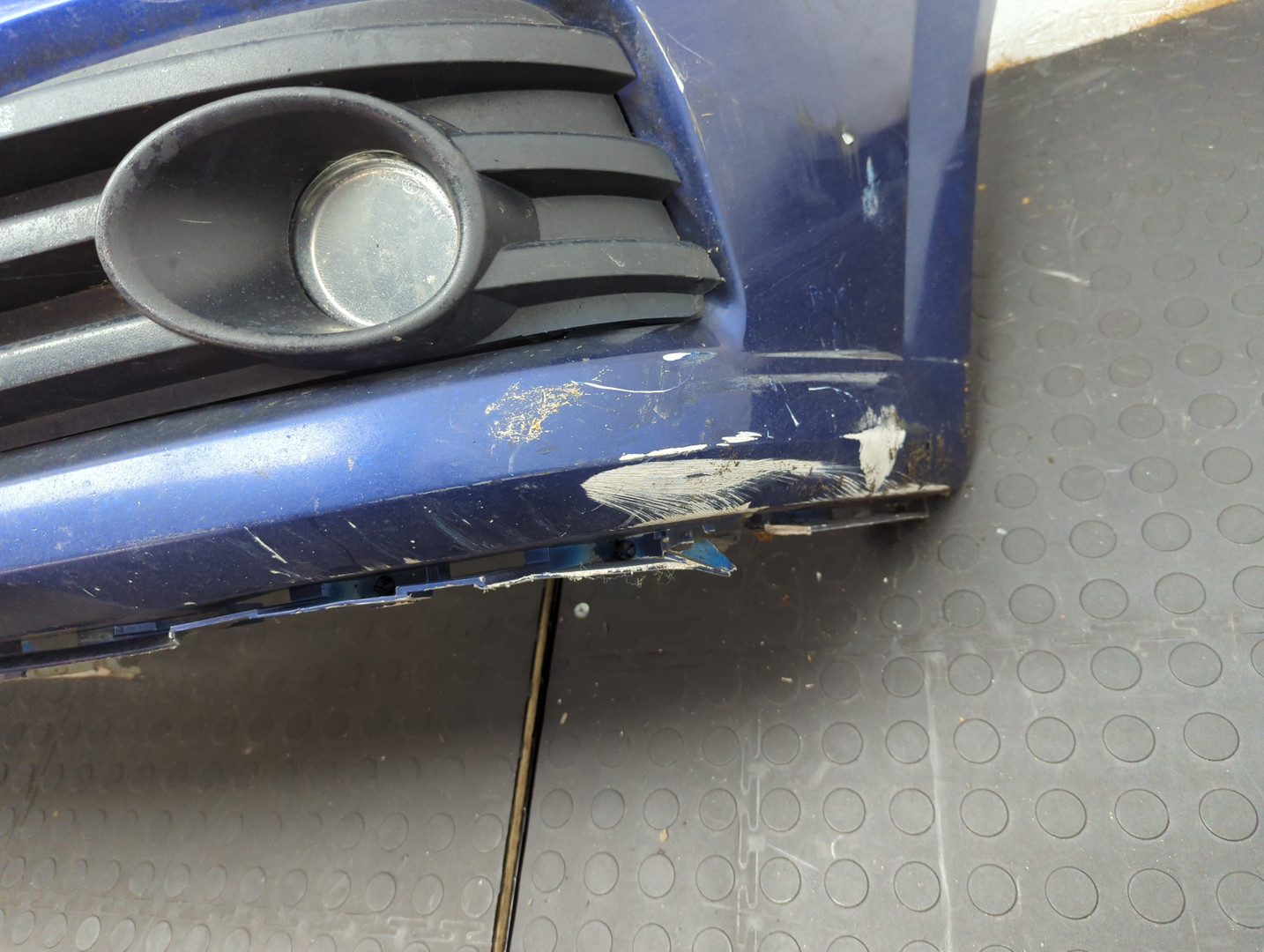 Бампер передний