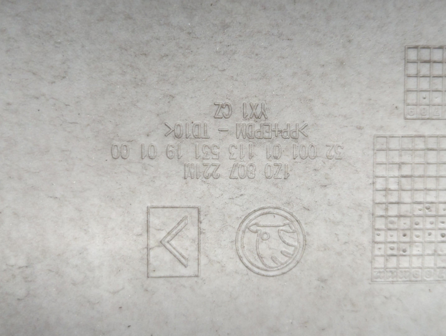 Бампер передний