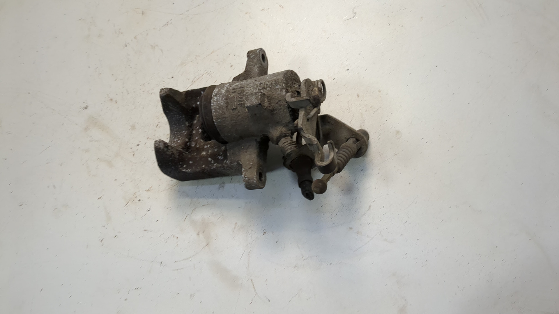 Суппорт задний правый