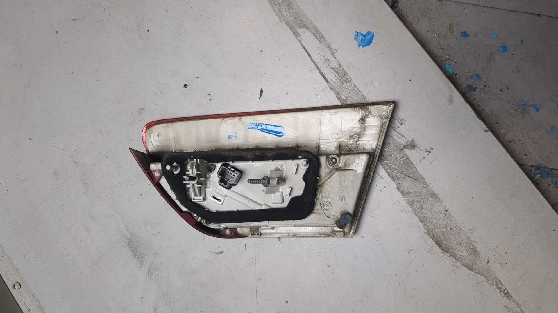 Фонарь задний внутренний левый