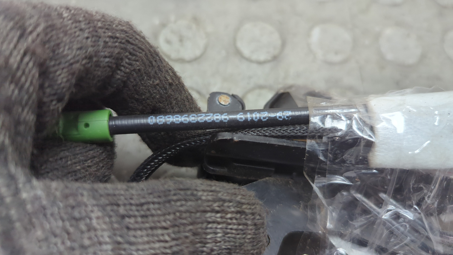 Замок двери задней левой