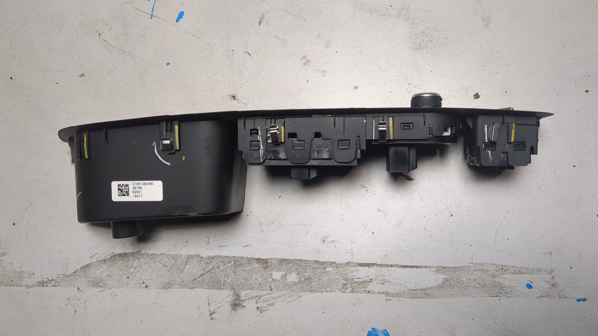 Кнопка стеклоподъемника