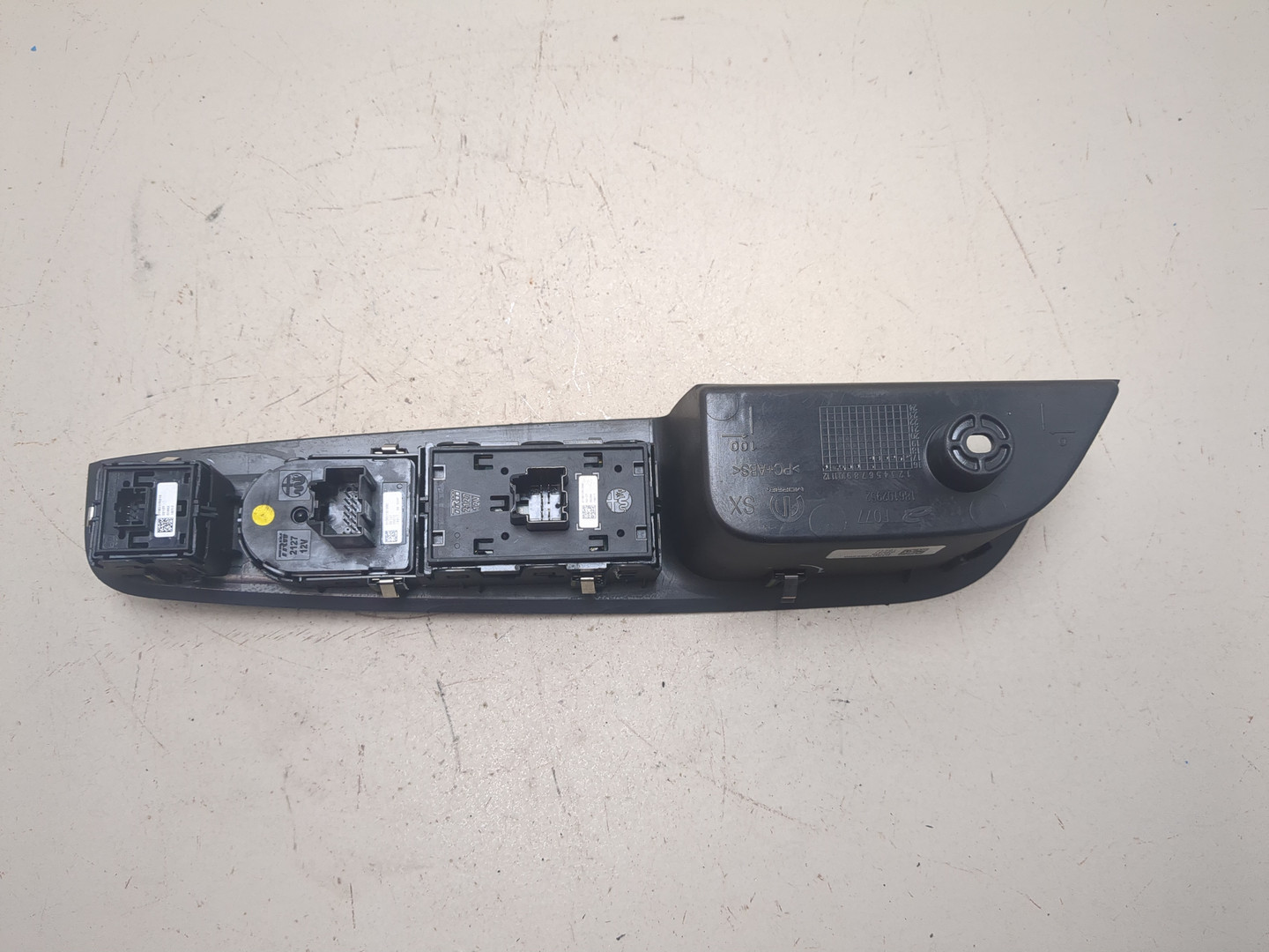 Кнопка стеклоподъемника