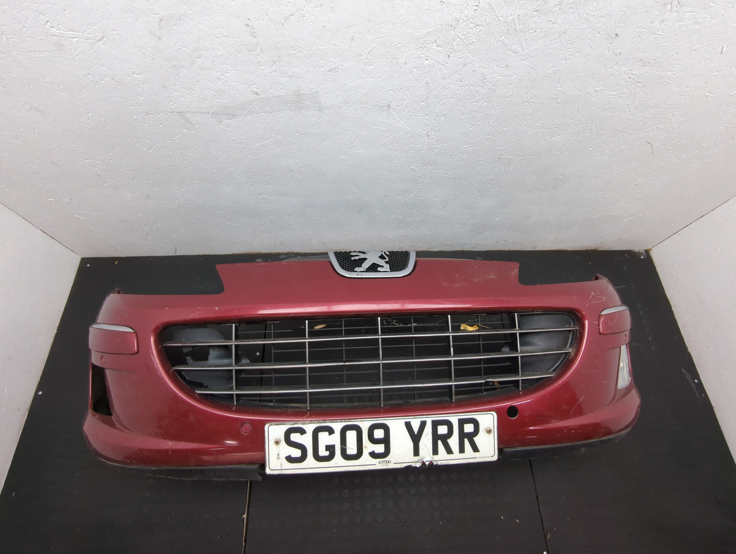 Бампер передний