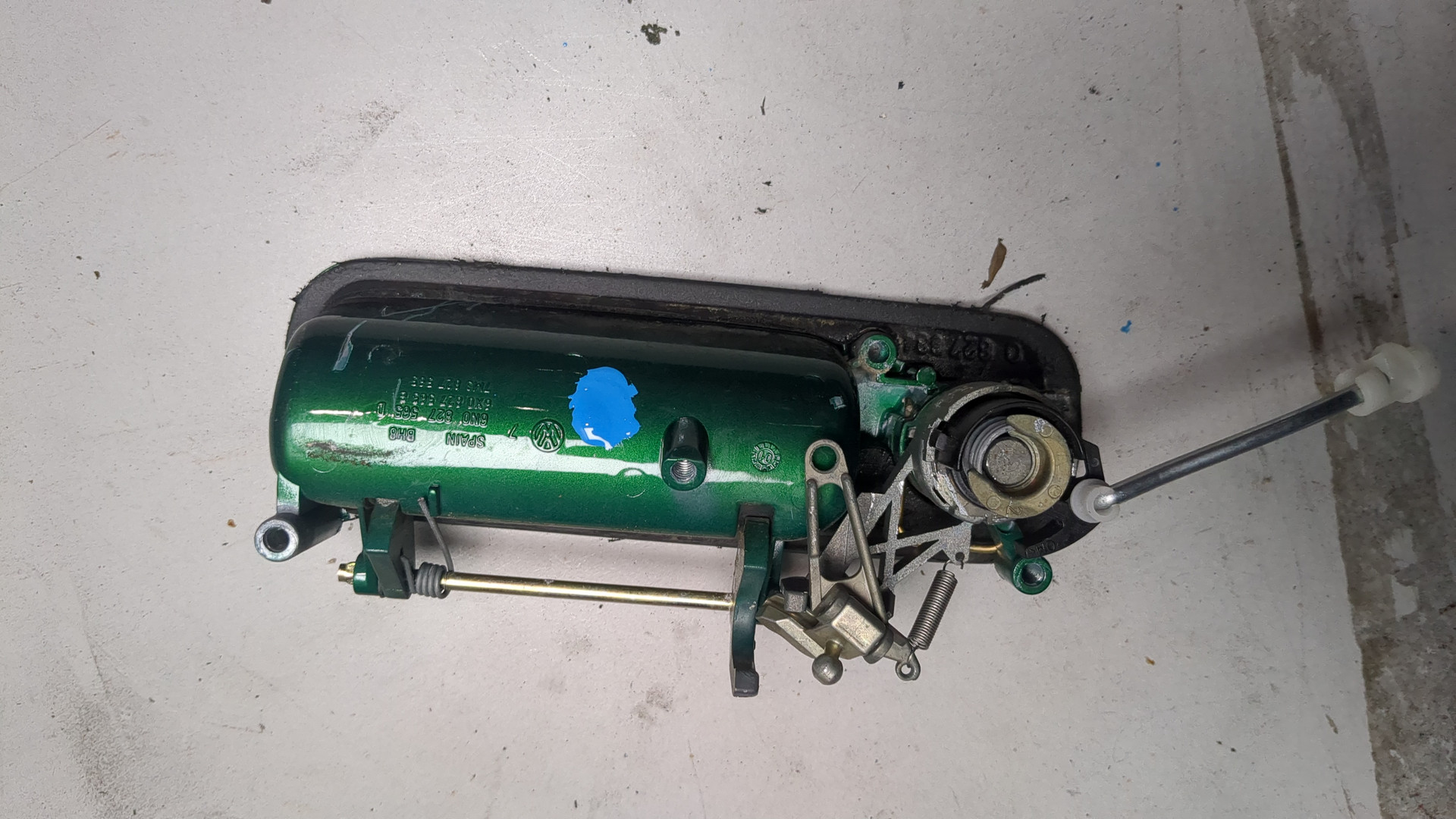 Ручка двери багажника наружная