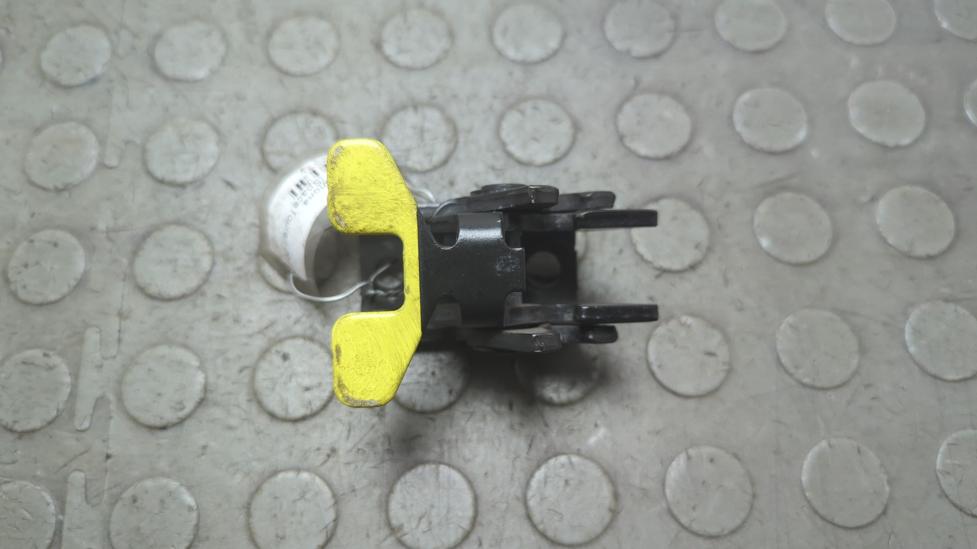 Замок двери задней левой