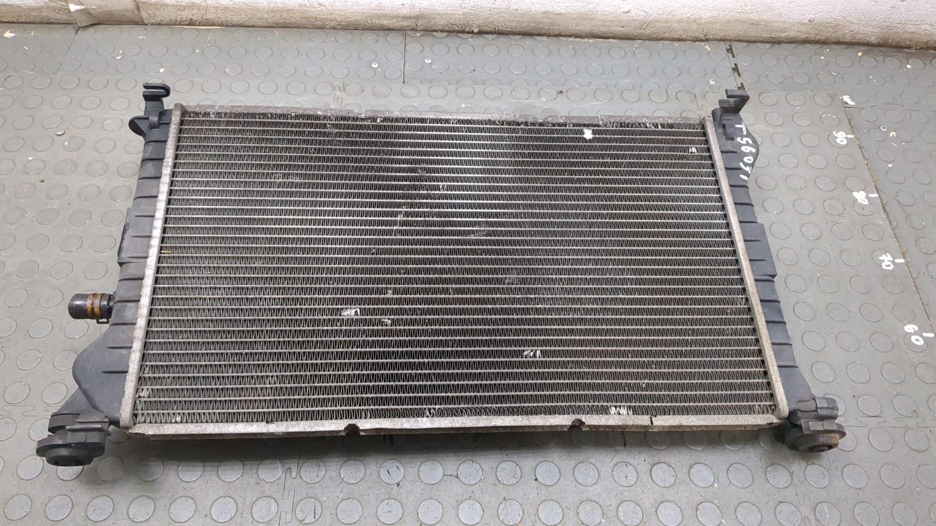 Радиатор охлаждения двигателя основной