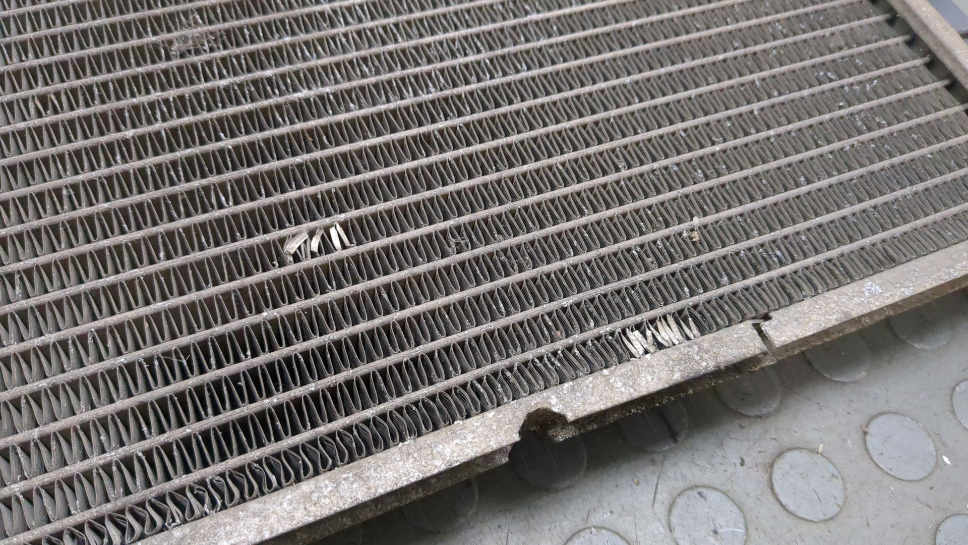 Радиатор охлаждения двигателя основной