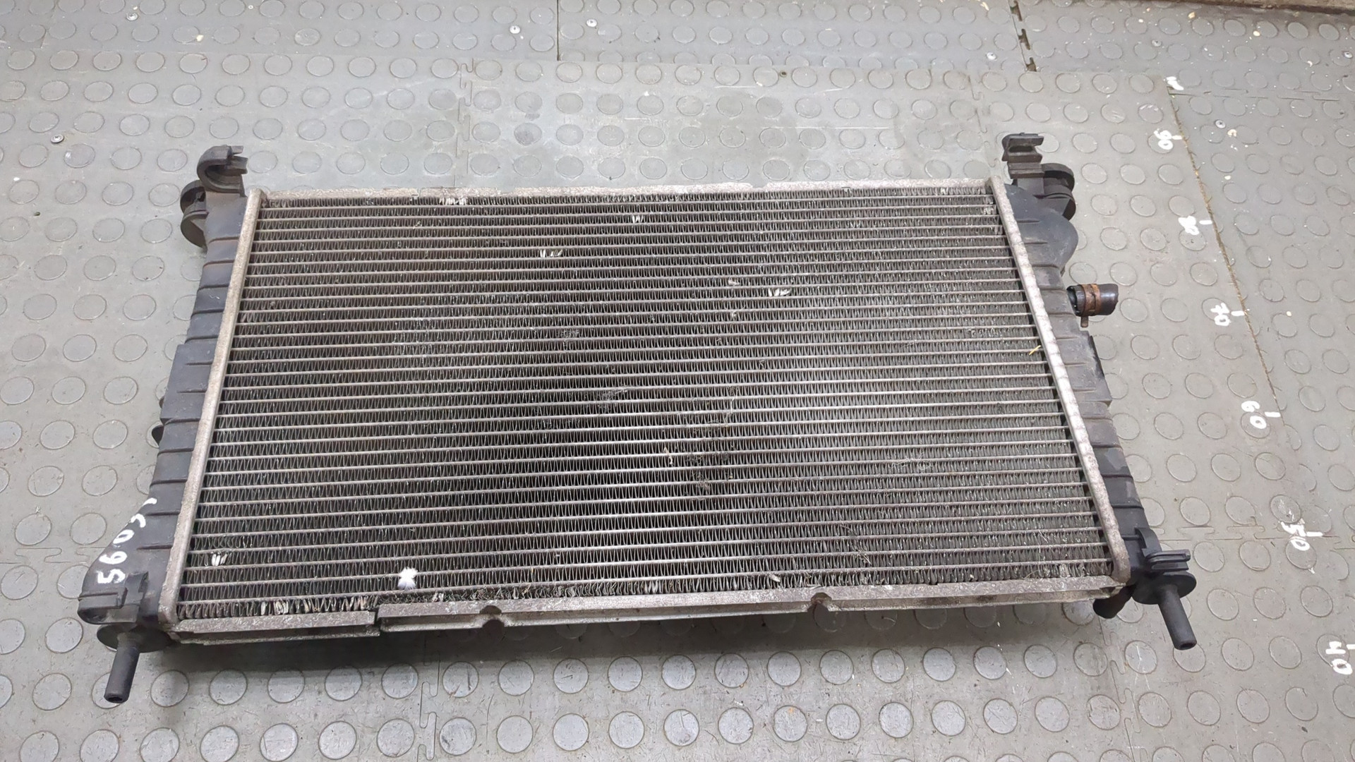 Радиатор охлаждения двигателя основной