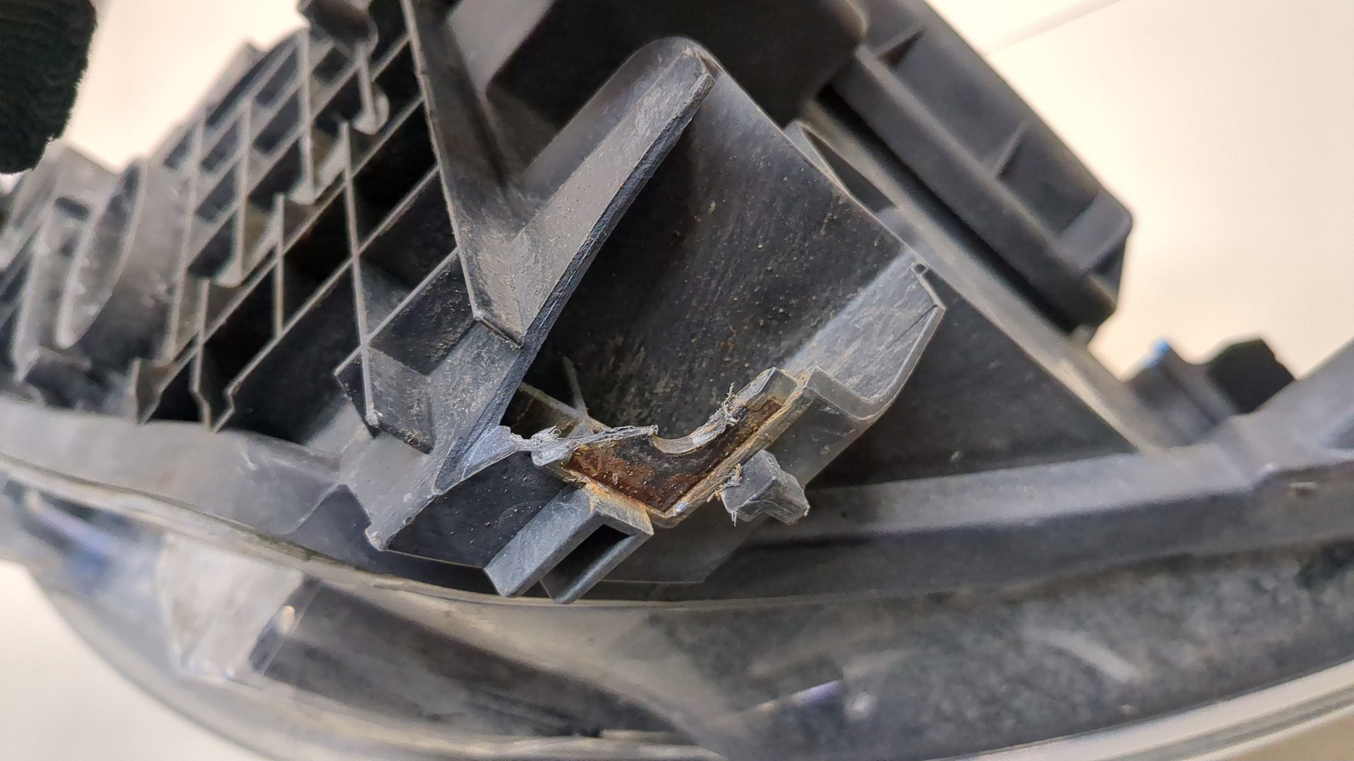 Фара правая