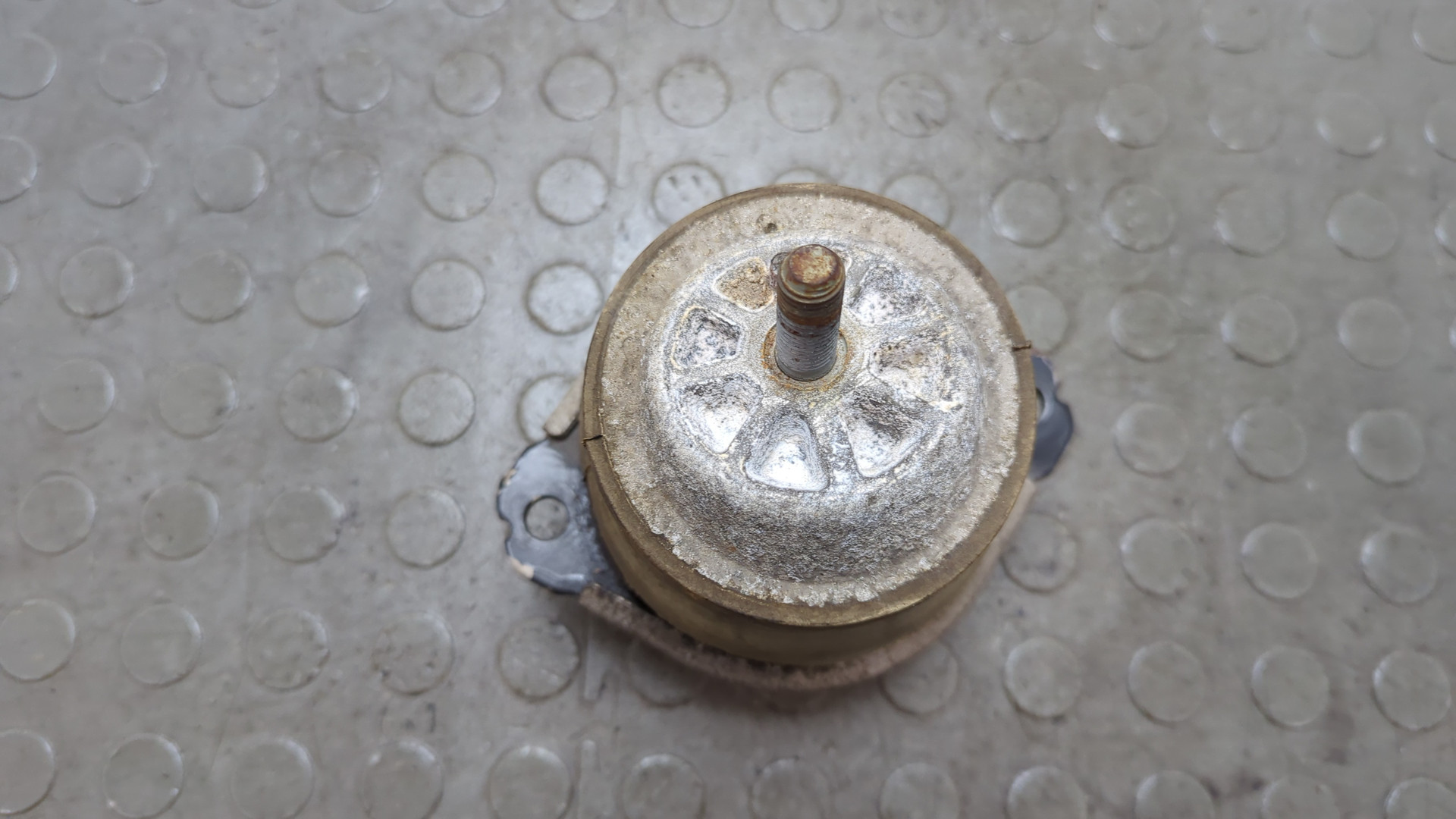 Опора двигателя