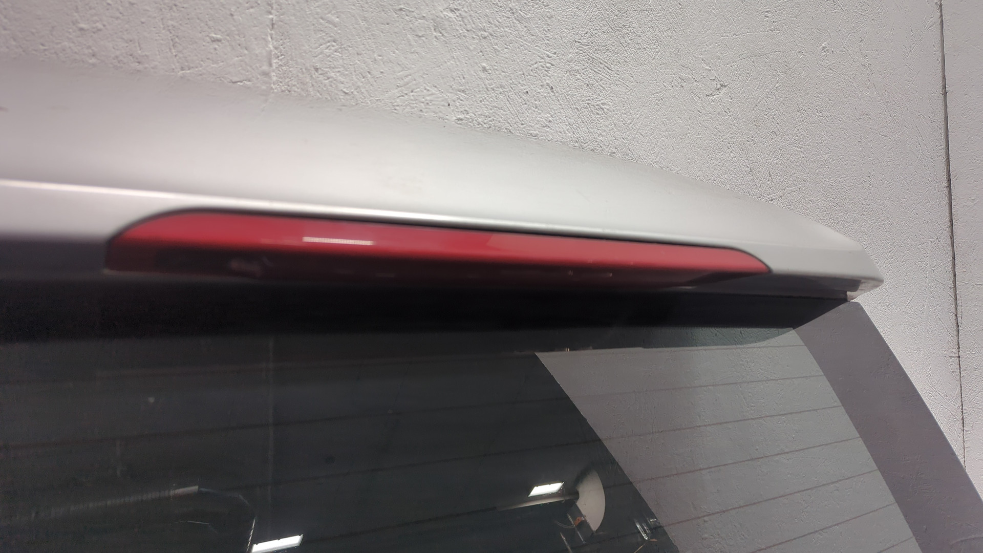 Дверь багажника