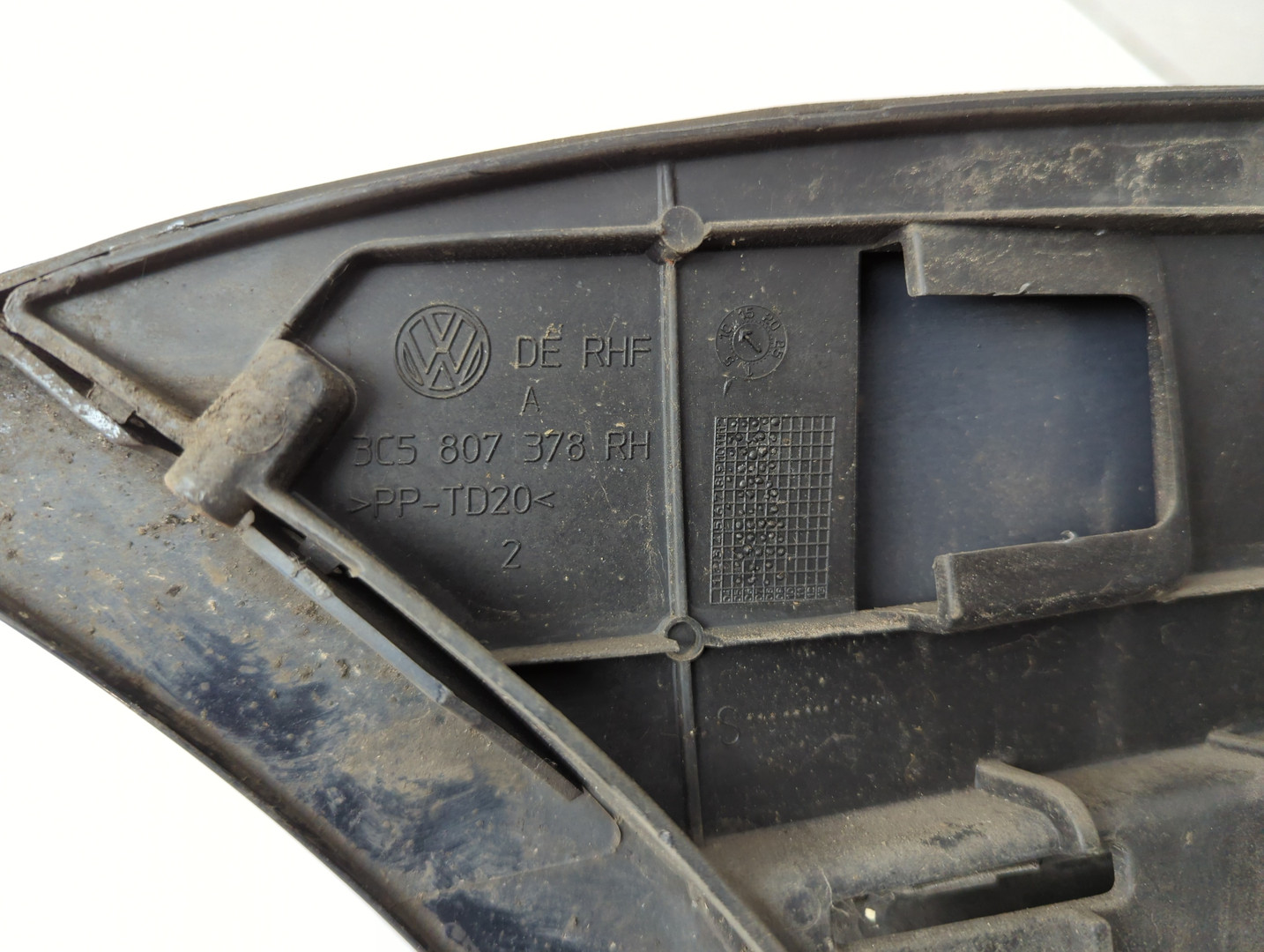 Бампер задний