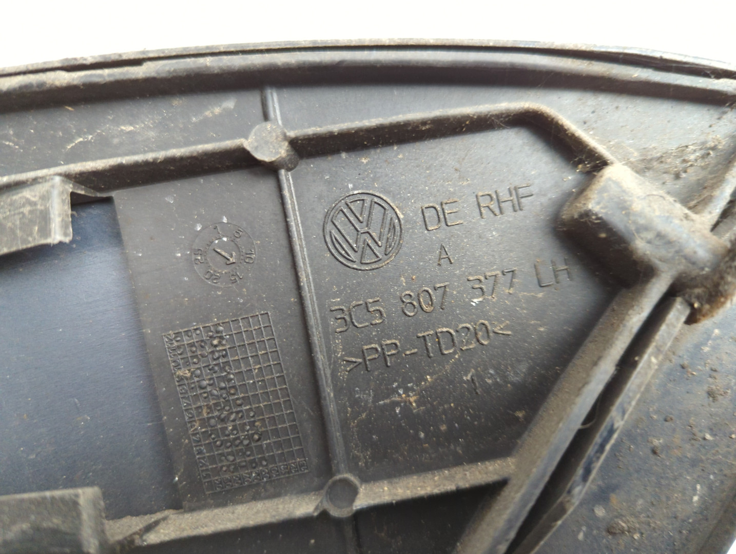 Бампер задний