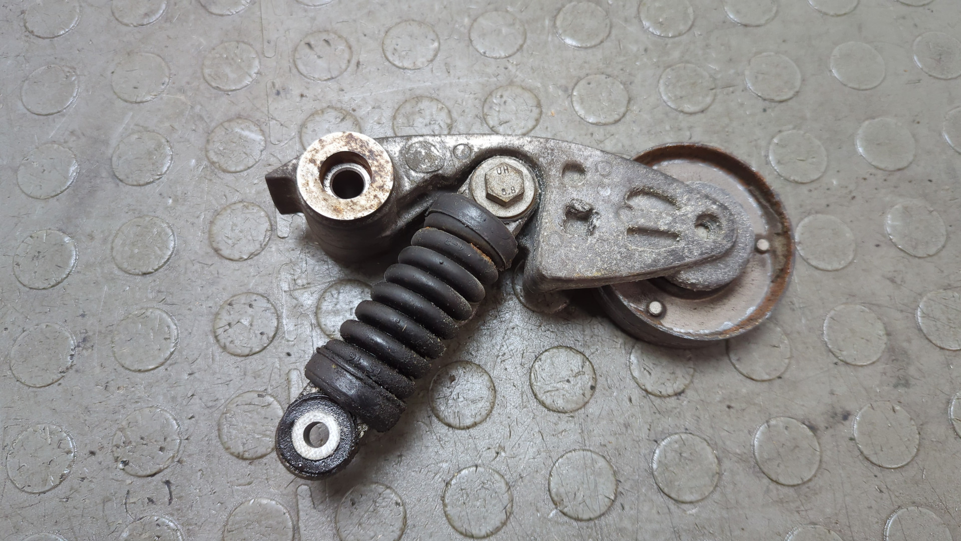 Натяжитель ремня