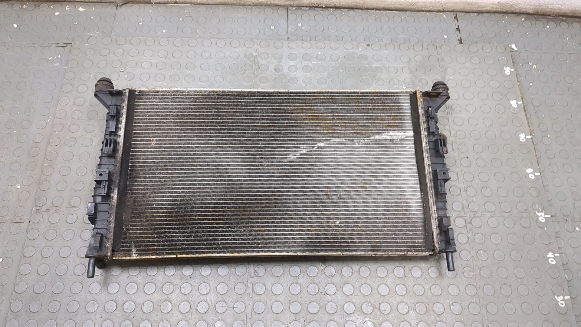 Радиатор охлаждения двигателя основной