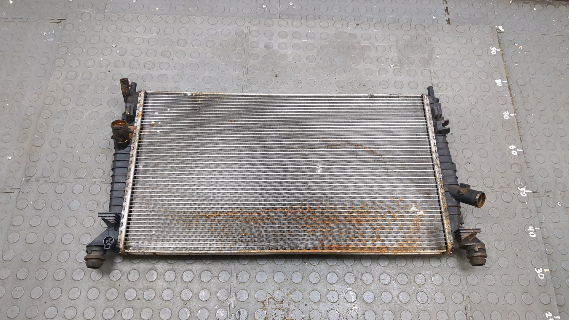 Радиатор охлаждения двигателя основной