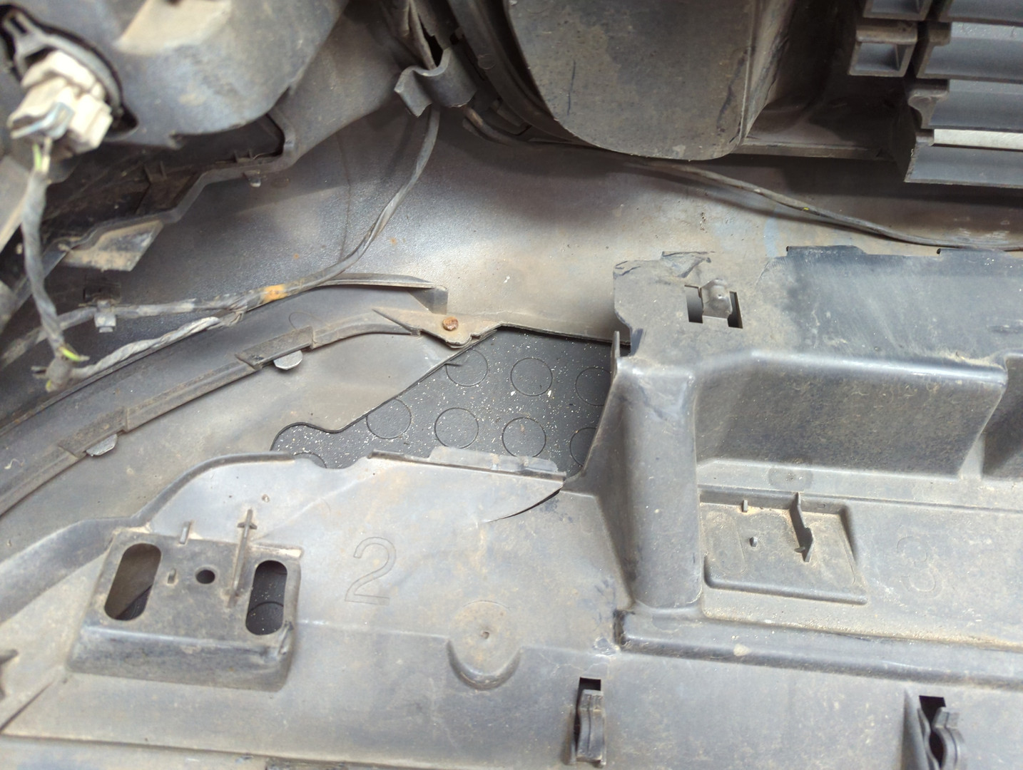 Бампер передний